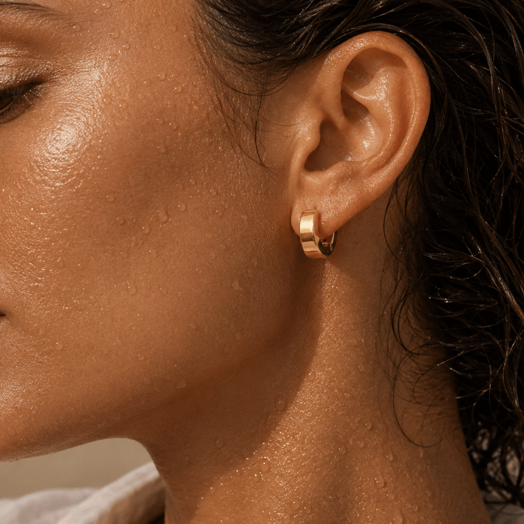AMBER HUGGIE HOOPS